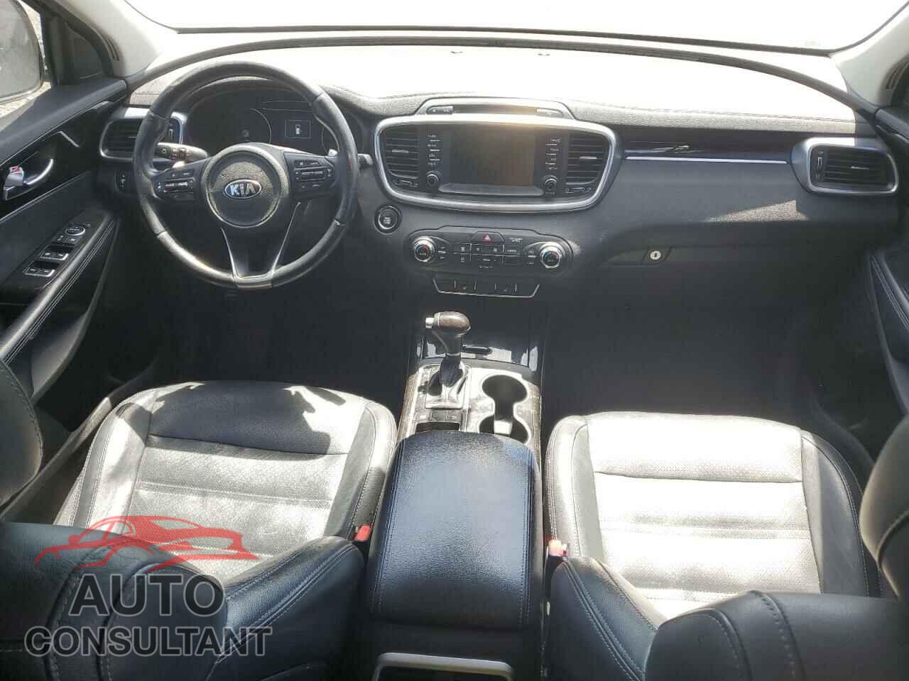 KIA SORENTO 2017 - 5XYPH4A16HG251908