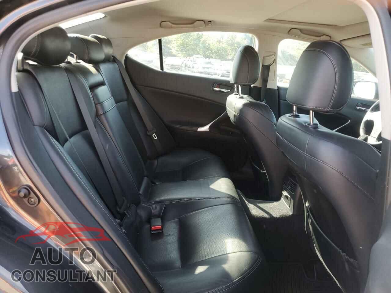 LEXUS IS 2011 - JTHCF5C29B2035471