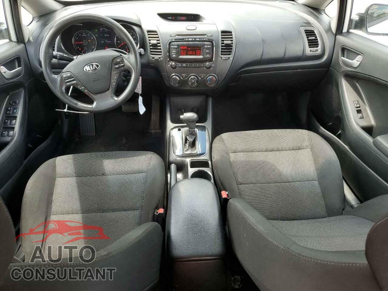 KIA FORTE 2018 - 3KPFK4A74JE247151