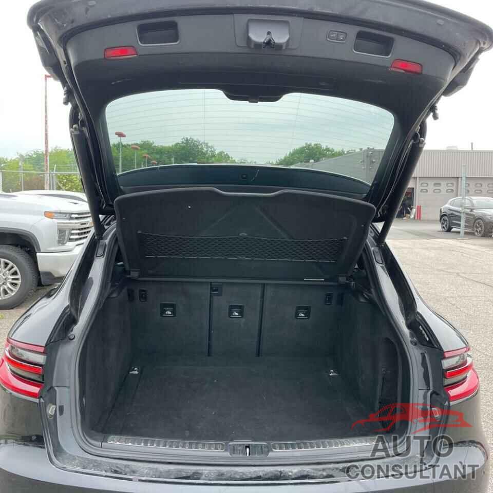 PORSCHE MACAN 2015 - WP1AF2A5XFLB99315