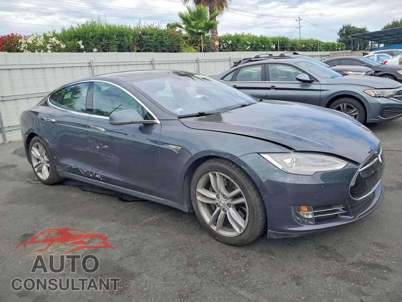 TESLA MODEL S 2015 - 5YJSA1E21FF110961