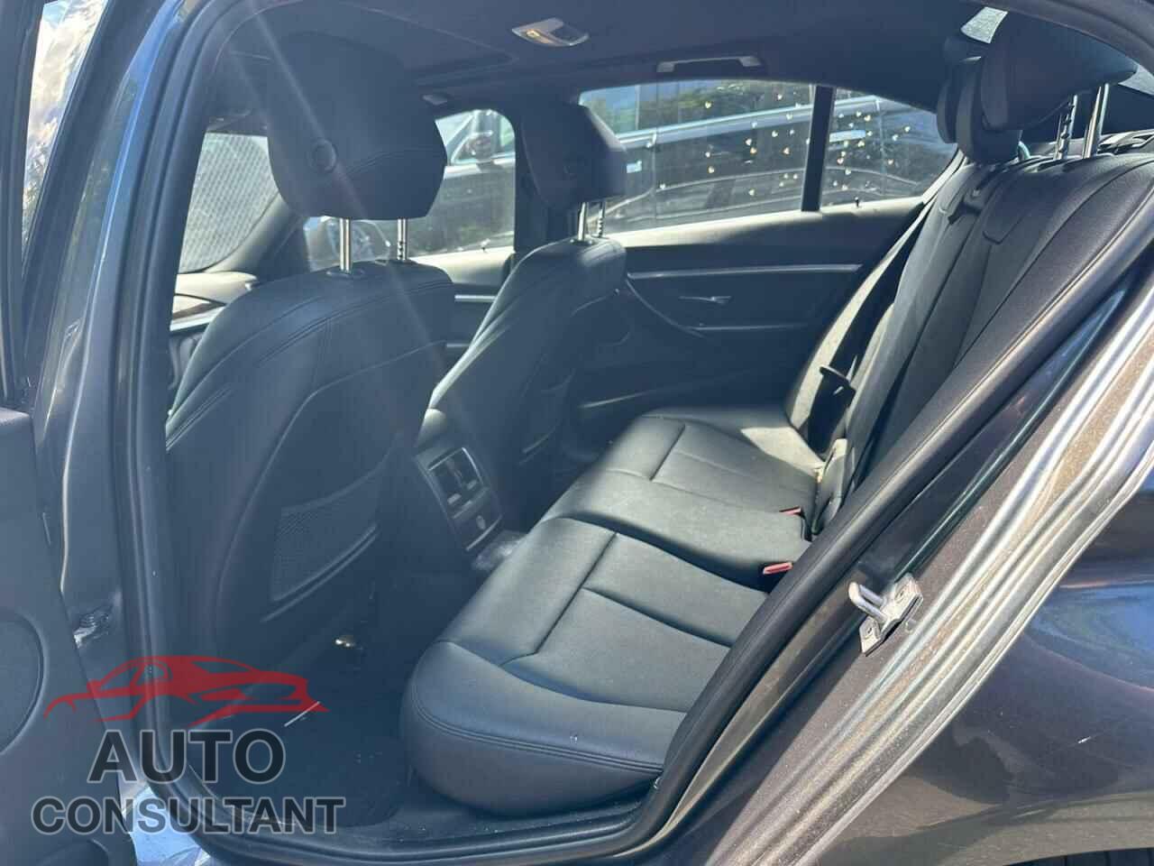 BMW 3 SERIES 2017 - WBA8D9C31HA005406