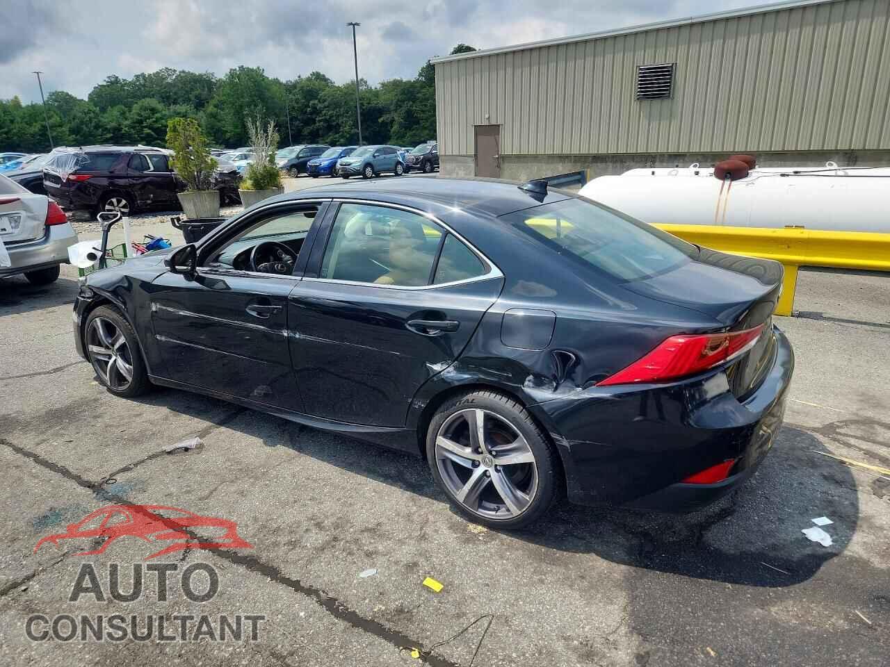LEXUS IS 2018 - JTHC81D20J5030917