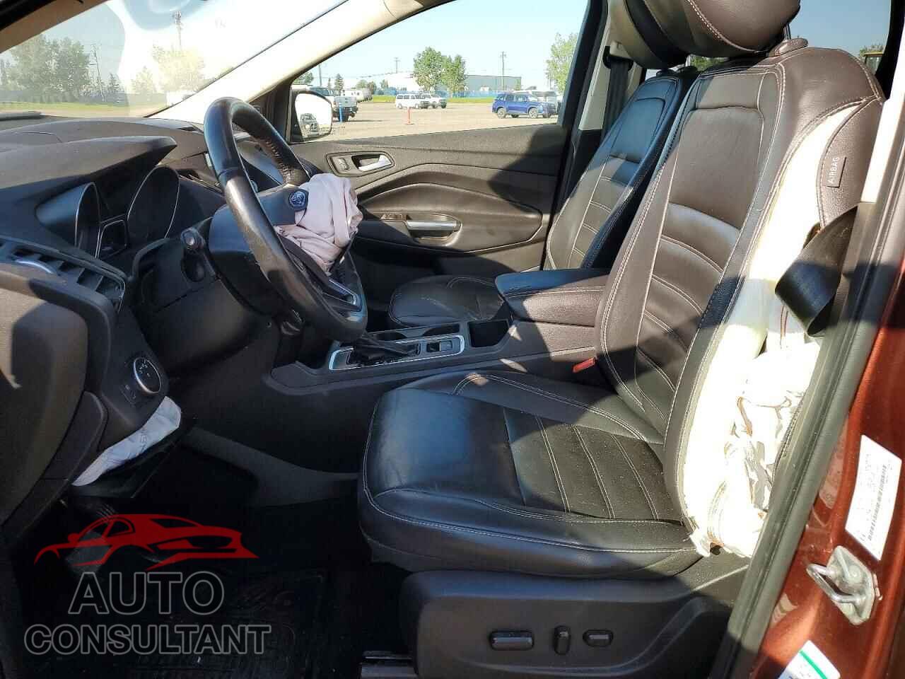 FORD ESCAPE 2018 - 1FMCU9J93JUC82532