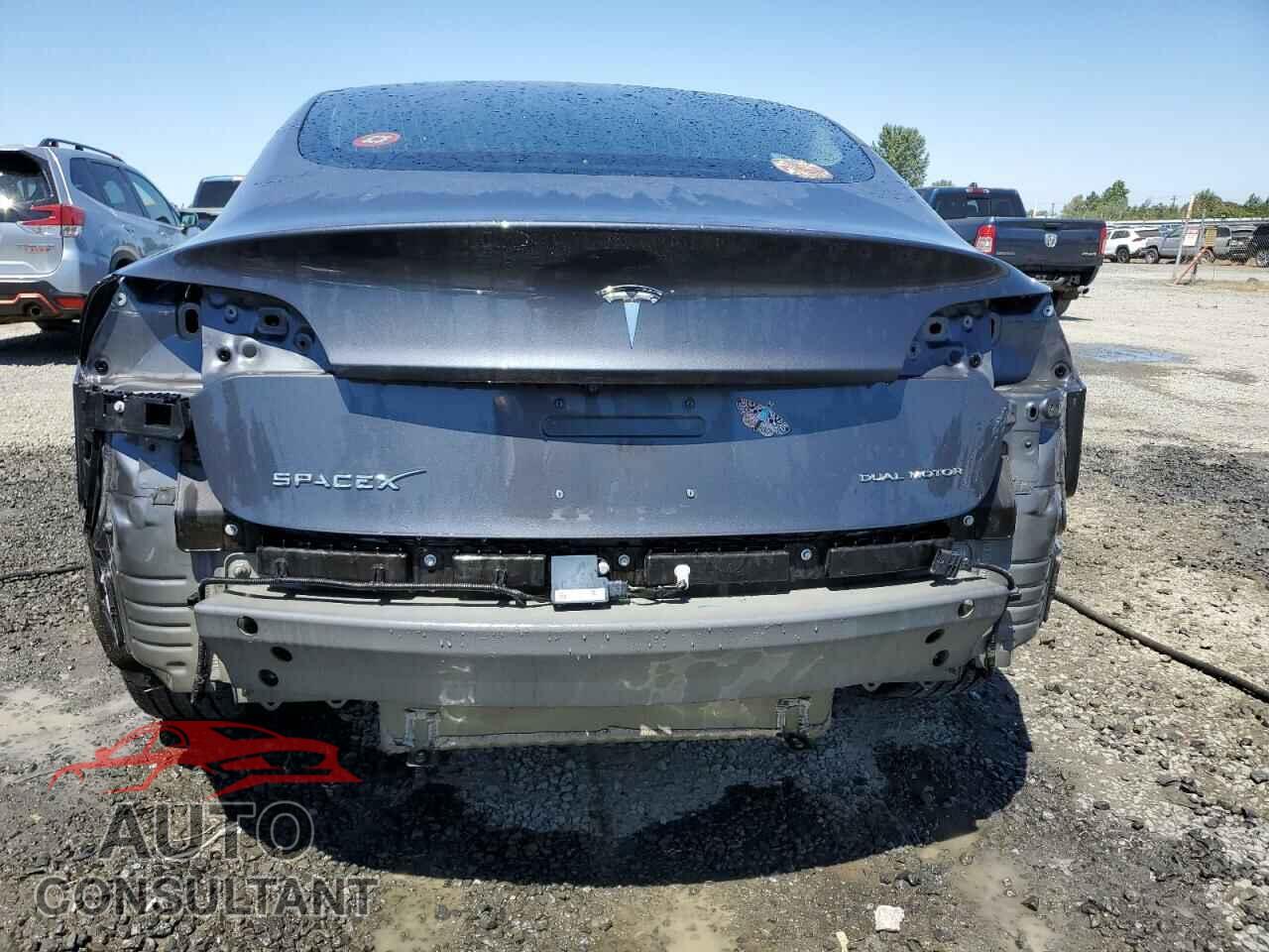 TESLA MODEL 3 2018 - 5YJ3E1EB0JF110659