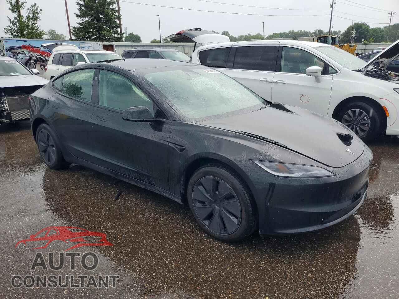 TESLA MODEL 3 2025 - 5YJ3E1EB3SF882252