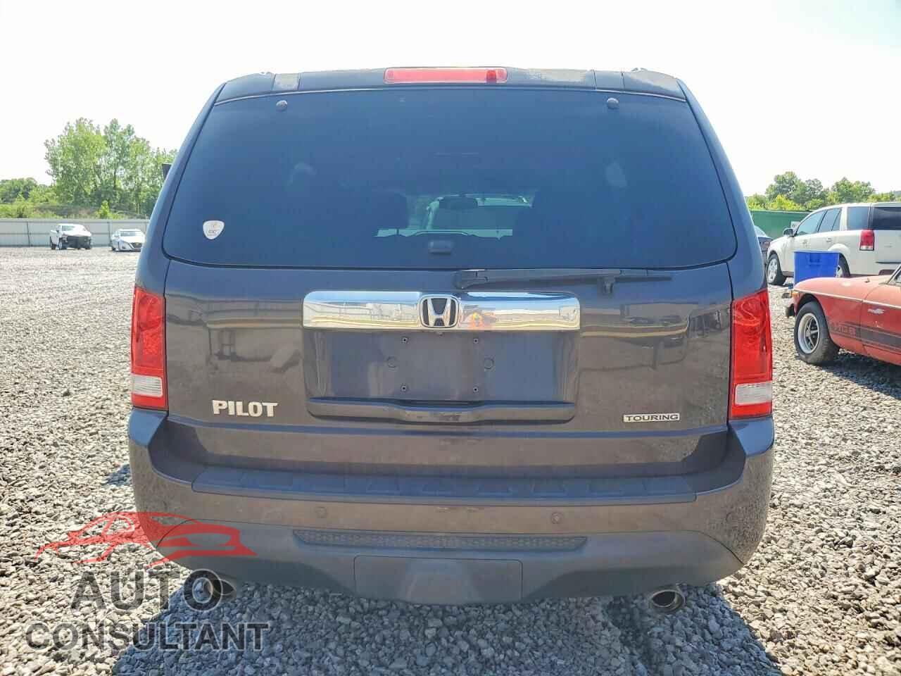 HONDA PILOT 2013 - 5FNYF3H98DB028111