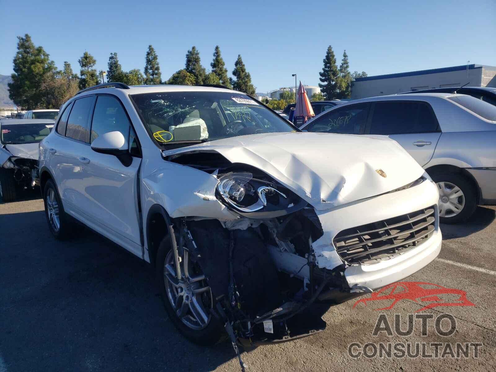 PORSCHE CAYENNE 2016 - WP1AA2A24GKA14073