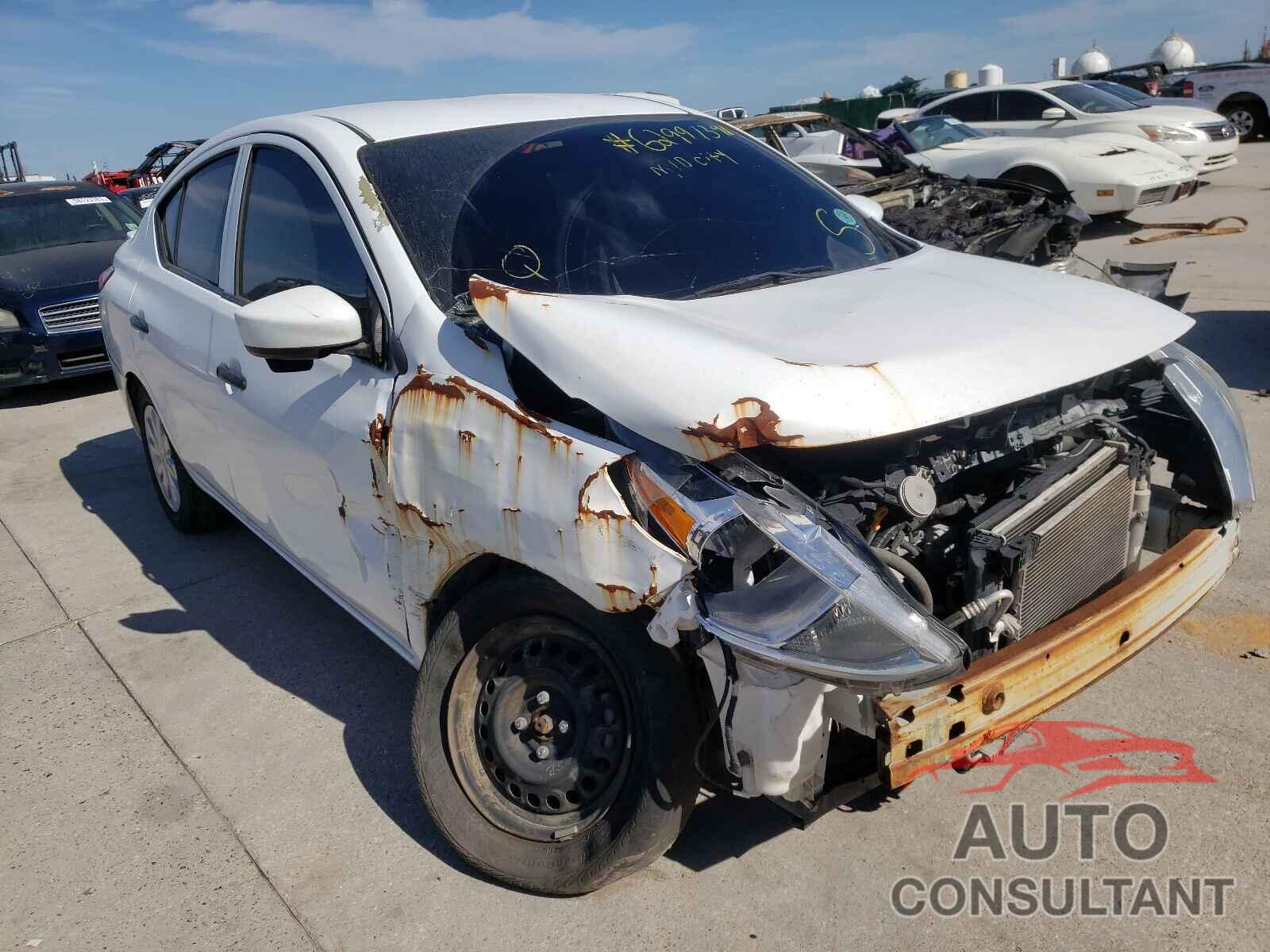 NISSAN VERSA 2018 - 3N1CN7AP8JL834771