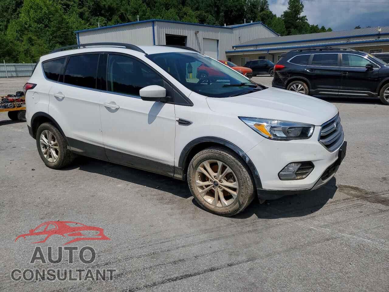 FORD ESCAPE 2018 - 1FMCU9GD5JUD17406