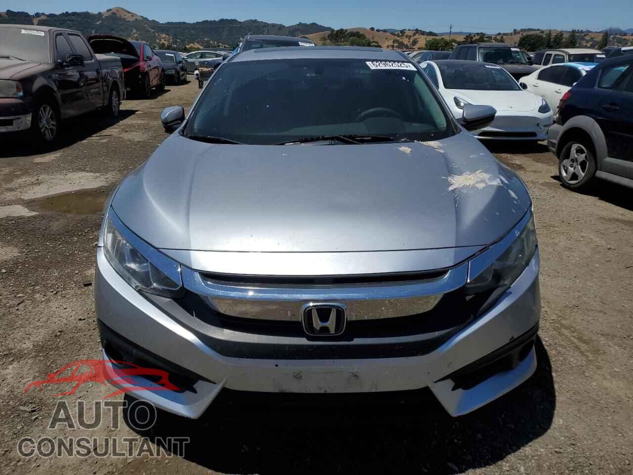 HONDA CIVIC 2016 - 19XFC2F78GE247947