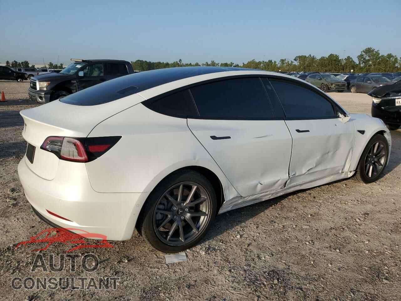 TESLA MODEL 3 2022 - 5YJ3E1EA2NF240259