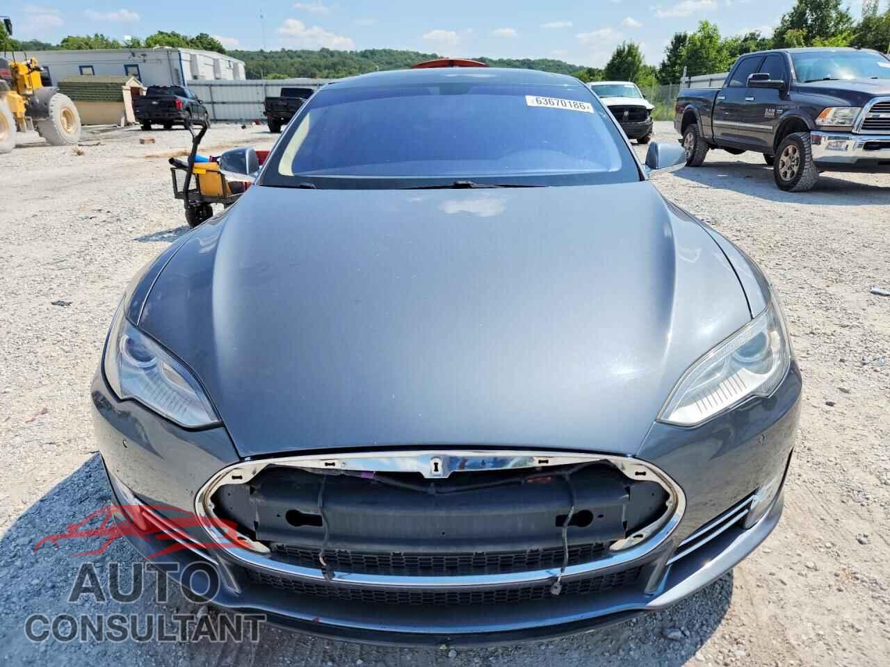 TESLA MODEL S 2013 - 5YJSA1AC9DFP11174