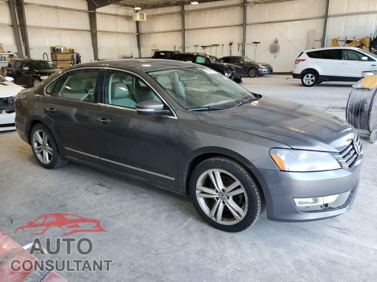 VOLKSWAGEN PASSAT 2013 - 1VWCM7A37DC134010