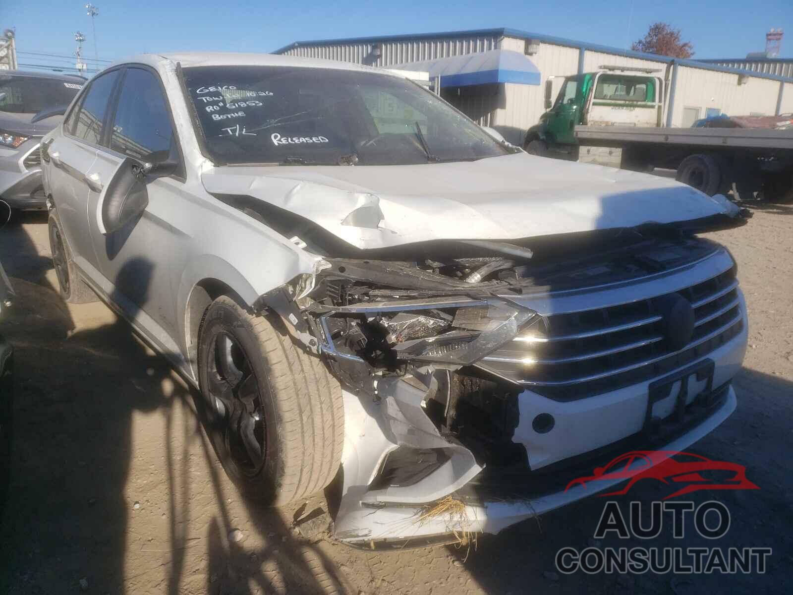 VOLKSWAGEN JETTA 2019 - 3VWN57BU0KM180948