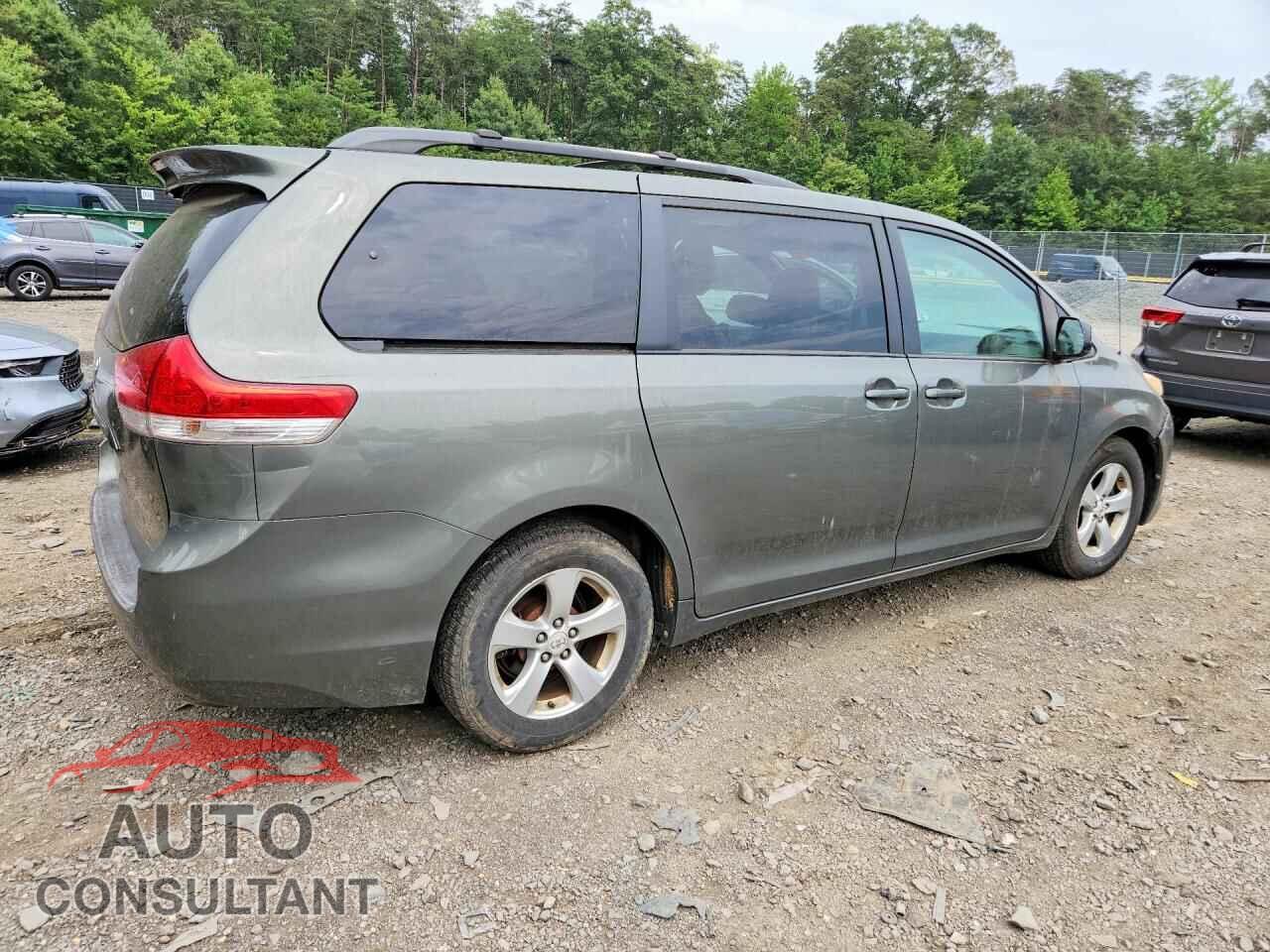 TOYOTA SIENNA 2011 - 5TDKK3DC7BS023851