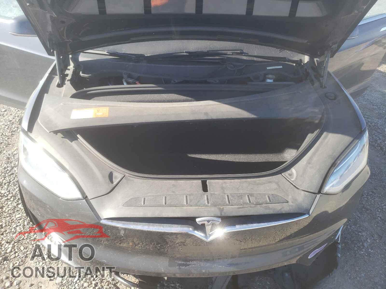 TESLA MODEL X 2017 - 5YJXCBE24HF077267
