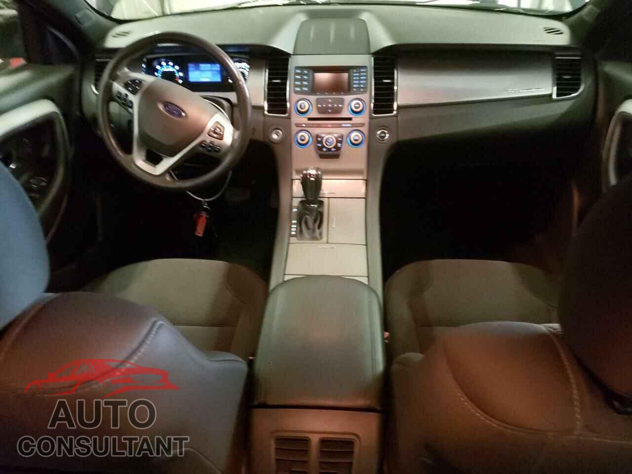 FORD TAURUS 2017 - 1FAHP2E88HG106424