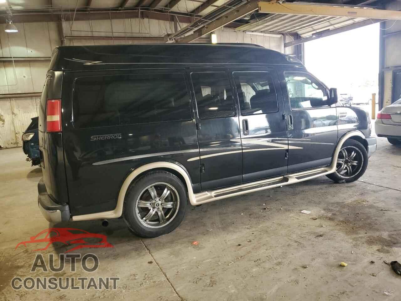 CHEVROLET EXPRESS 2011 - 1GBSGDC41B1121003