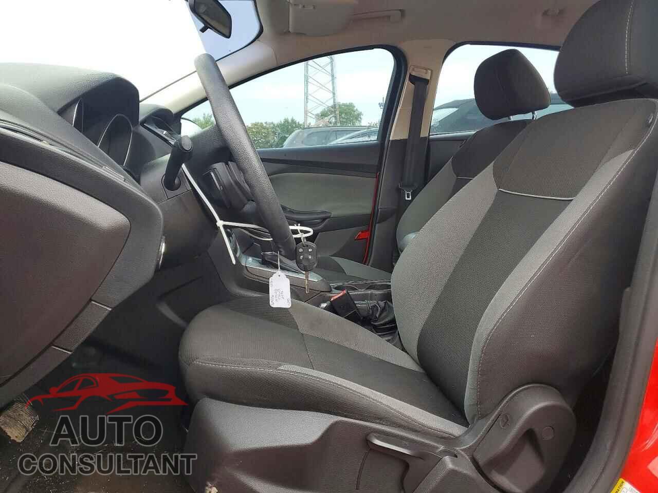 FORD FOCUS 2014 - 1FADP3F23EL270004