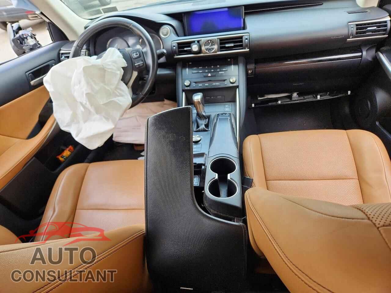 LEXUS IS 2018 - JTHBA1D26J5083296