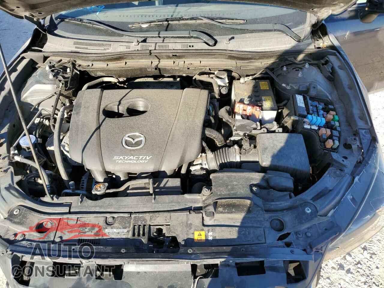 MAZDA 3 2018 - 3MZBN1V32JM180189