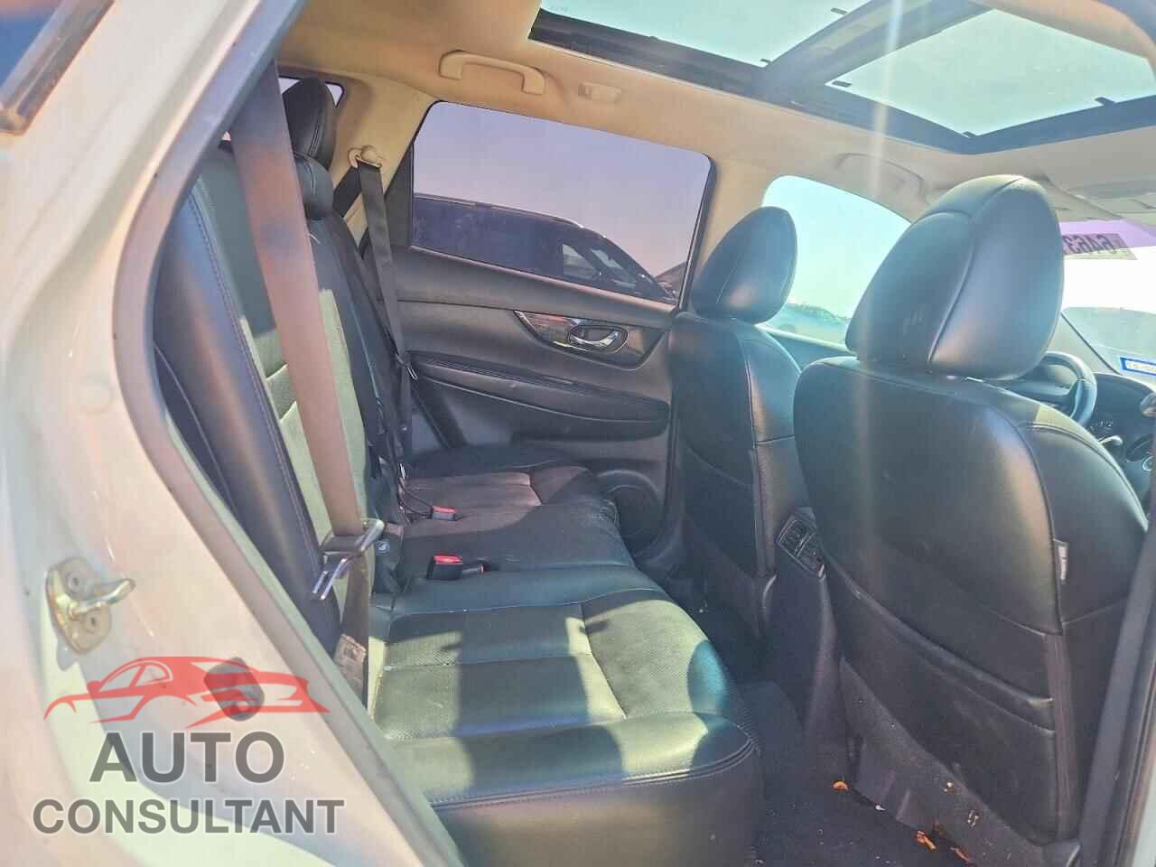 NISSAN ROGUE 2017 - 5N1AT2MT4HC819871