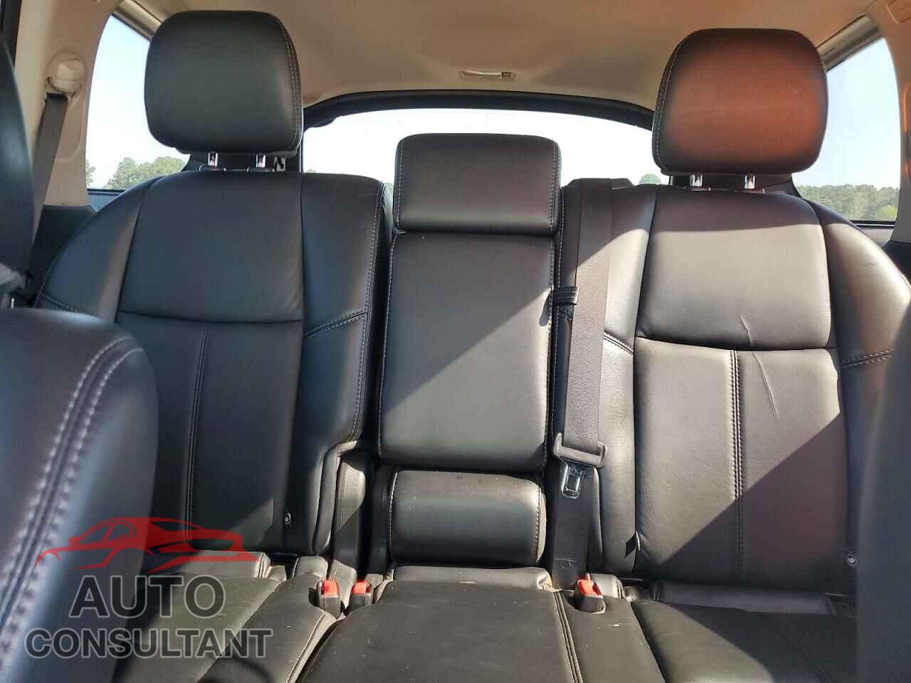 NISSAN PATHFINDER 2019 - 5N1DR2MN0KC596877