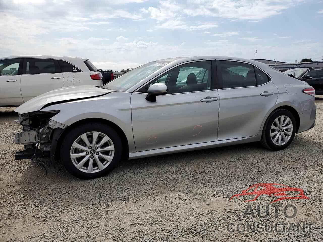 TOYOTA CAMRY 2018 - 4T1B11HK2JU567303