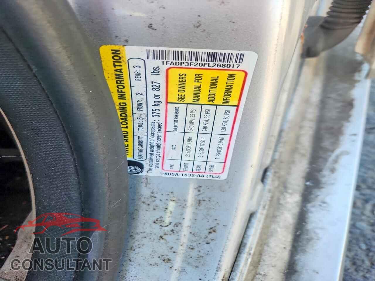 FORD FOCUS 2015 - 1FADP3F20FL268017