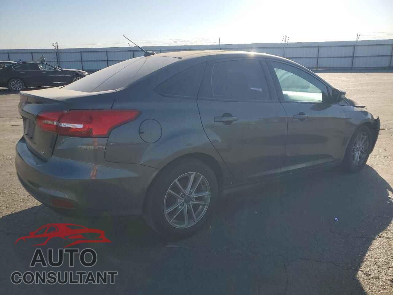 FORD FOCUS 2017 - 1FADP3F26HL285715