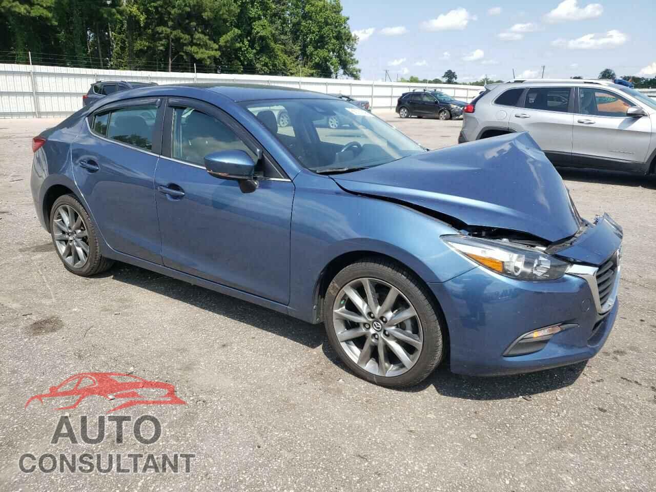 MAZDA 3 2018 - 3MZBN1V37JM242623