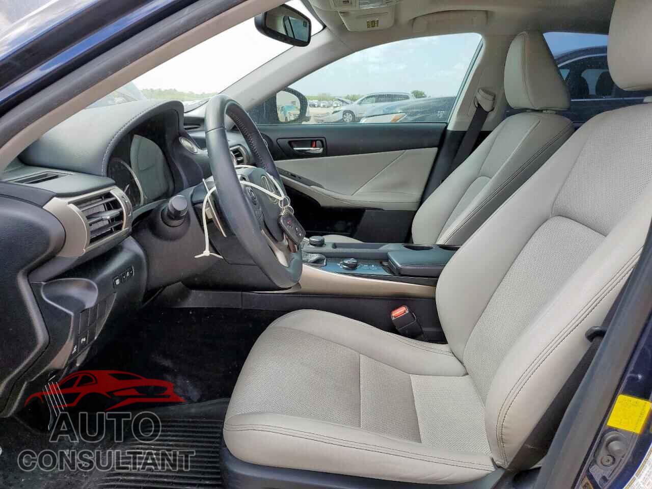 LEXUS IS 2014 - JTHBF1D20E5017897