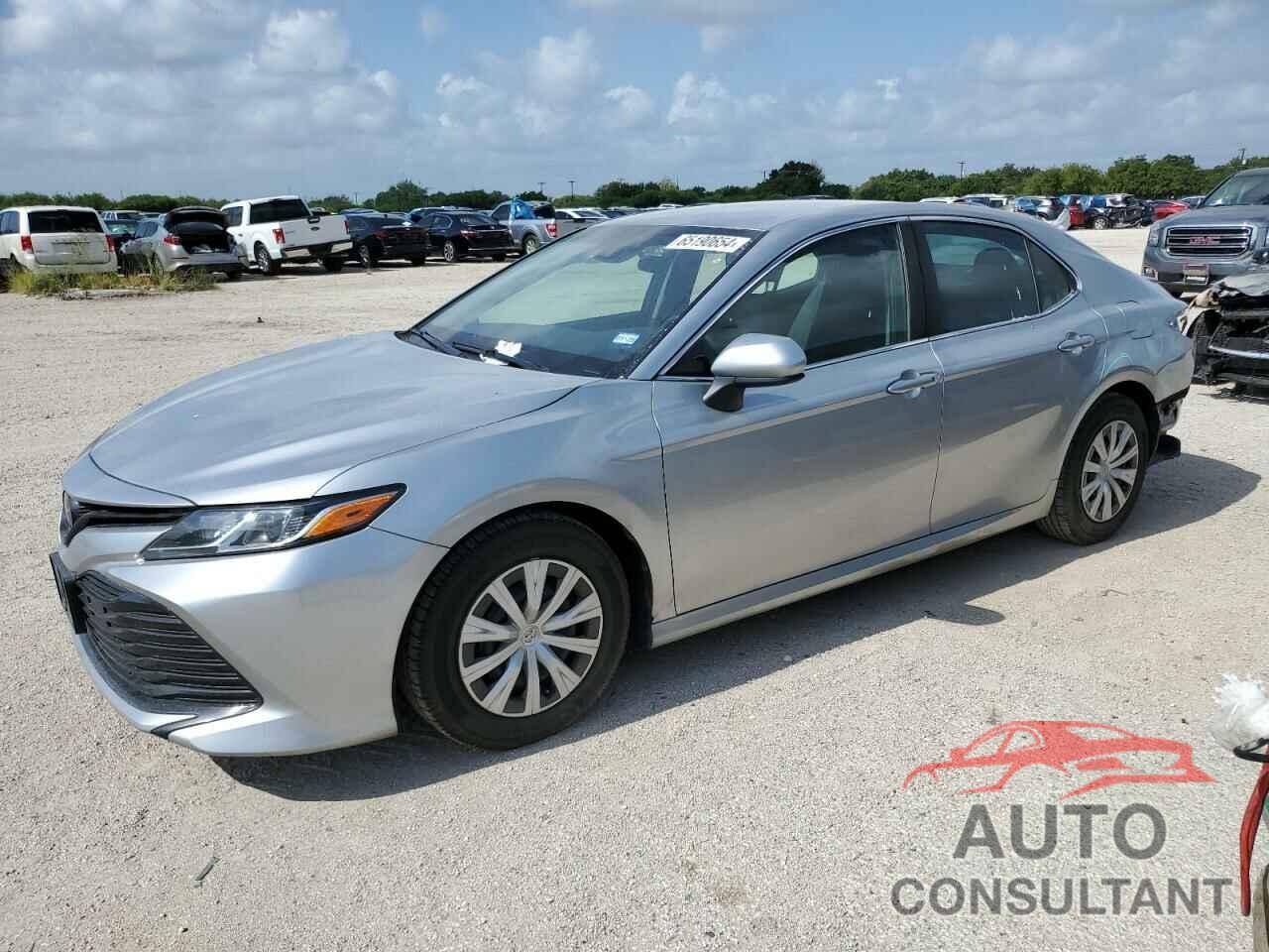 TOYOTA CAMRY 2018 - 4T1B11HK0JU565081
