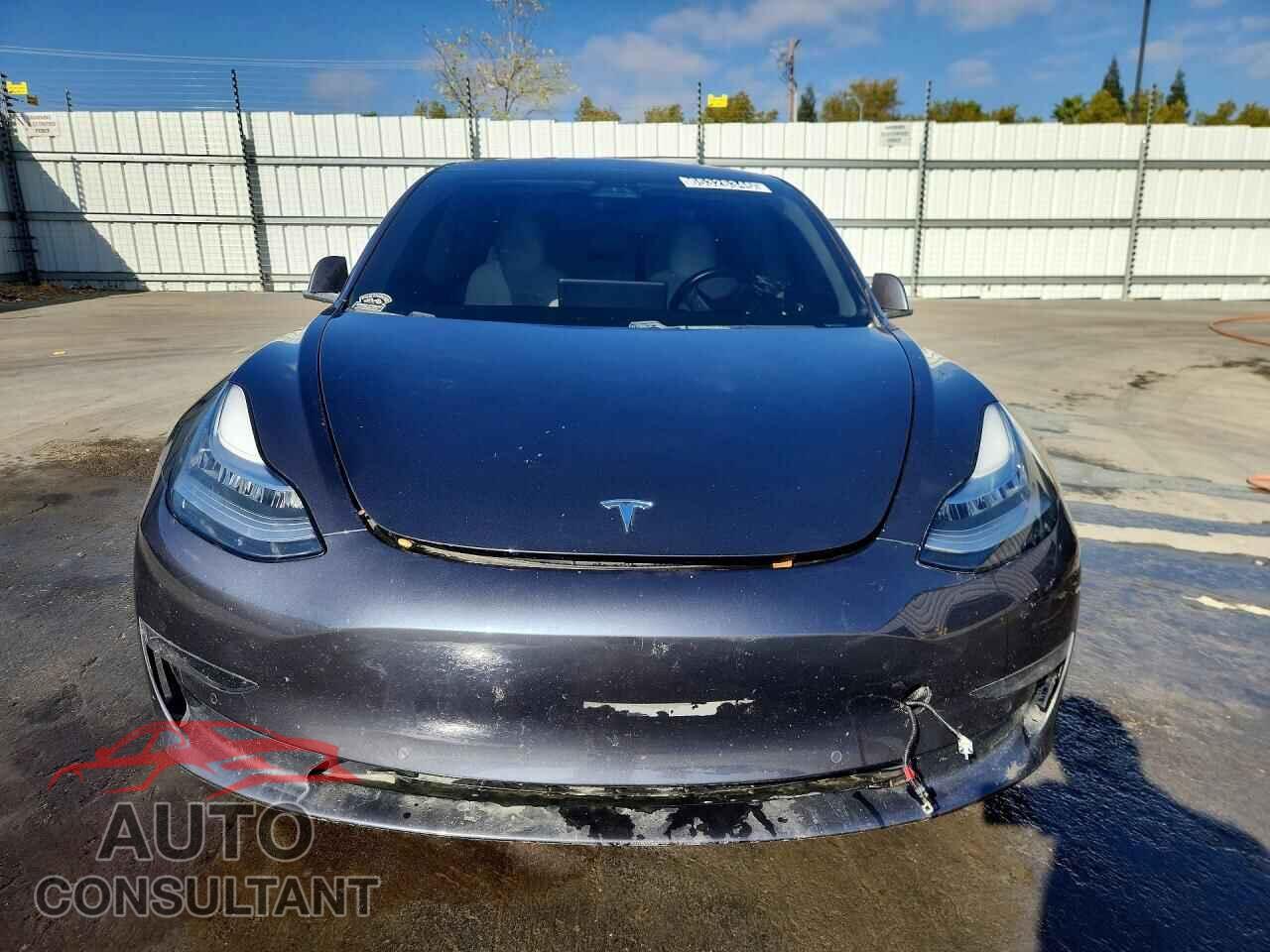 TESLA MODEL 3 2018 - 5YJ3E1EB8JF096140