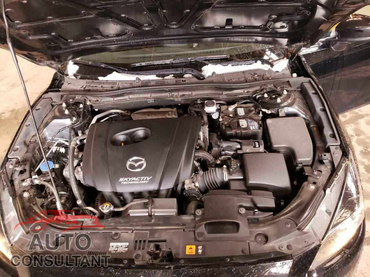 MAZDA 3 2018 - 3MZBN1V78JM237613