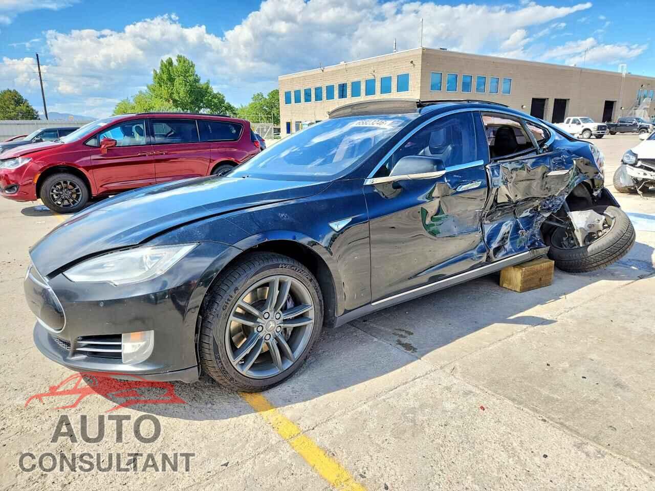 TESLA MODEL S 2015 - 5YJSA1E2XFF101904