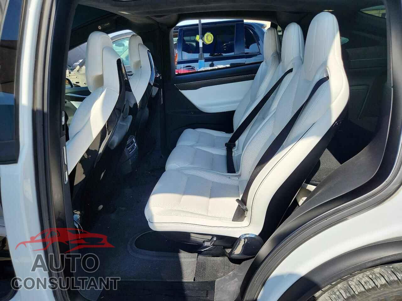 TESLA MODEL X 2016 - 5YJXCAE22GF017044
