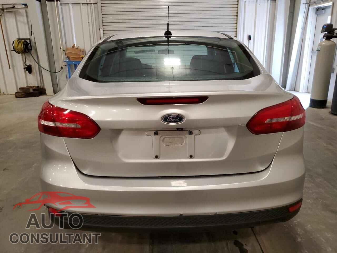 FORD FOCUS 2017 - 1FADP3F22HL277305