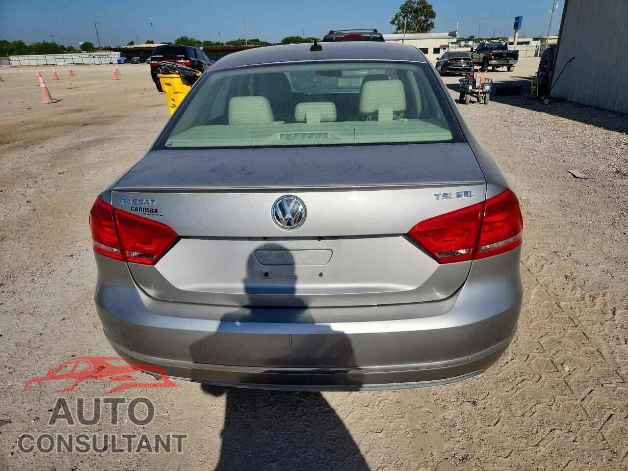 VOLKSWAGEN PASSAT 2014 - 1VWCS7A37EC012660