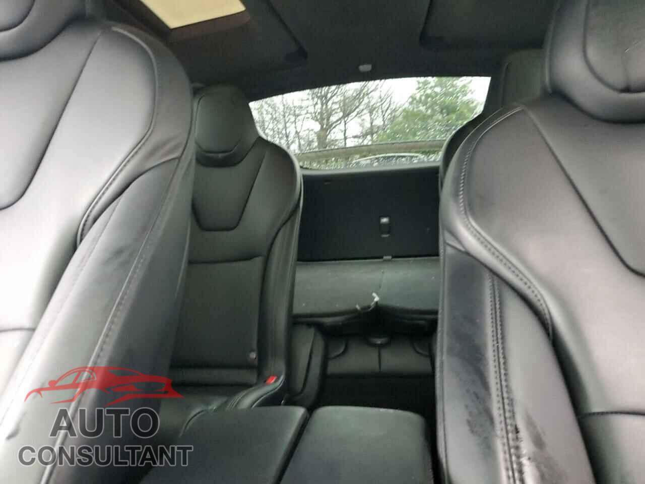 TESLA MODEL X 2020 - 5YJXCBE42LF306877