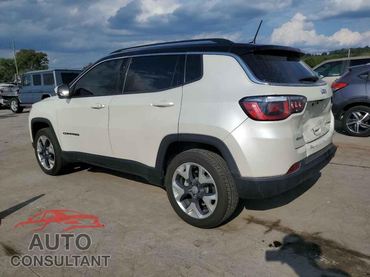 JEEP COMPASS 2018 - 3C4NJDCB1JT307575