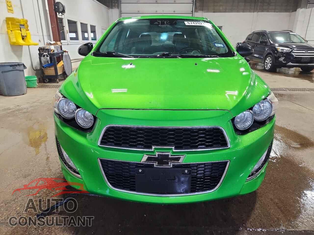 CHEVROLET SONIC 2014 - 1G1JH6SB4E4234892