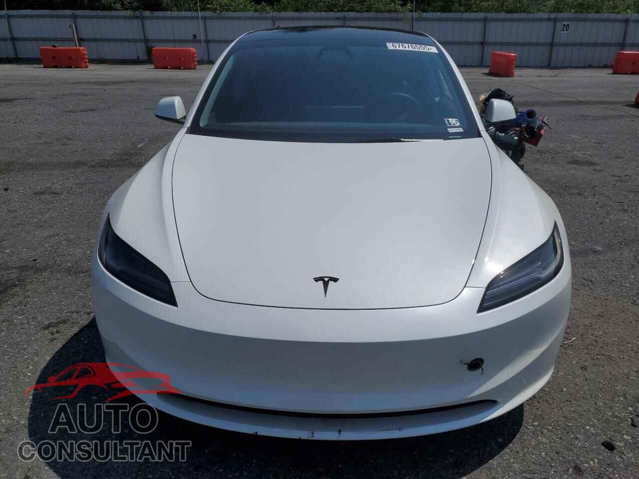 TESLA MODEL 3 2024 - 5YJ3E1EB0RF807180