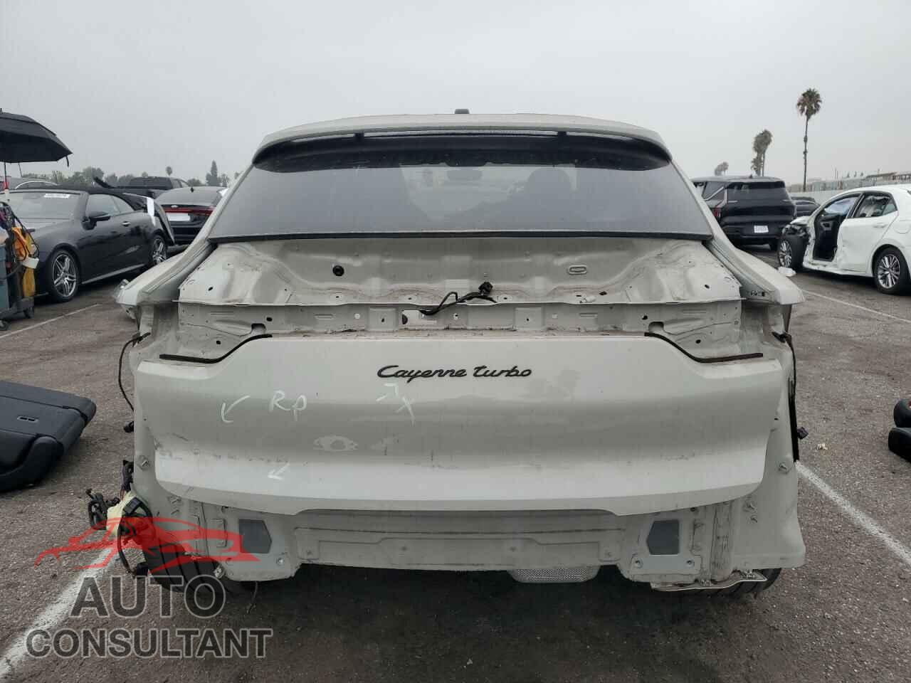 PORSCHE CAYENNE 2020 - WP1BF2AY6LDA65521