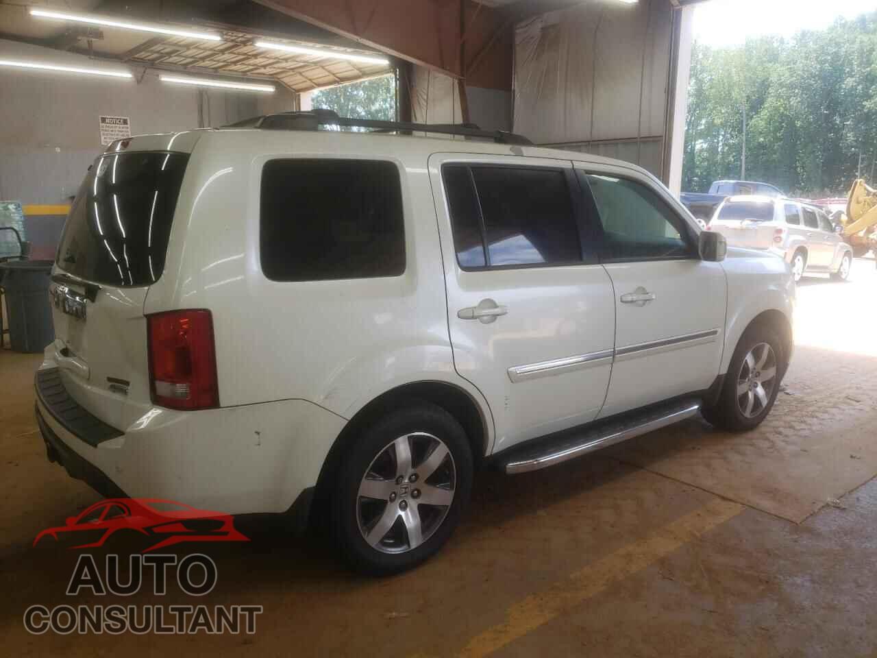 HONDA PILOT 2013 - 5FNYF4H99DB009590