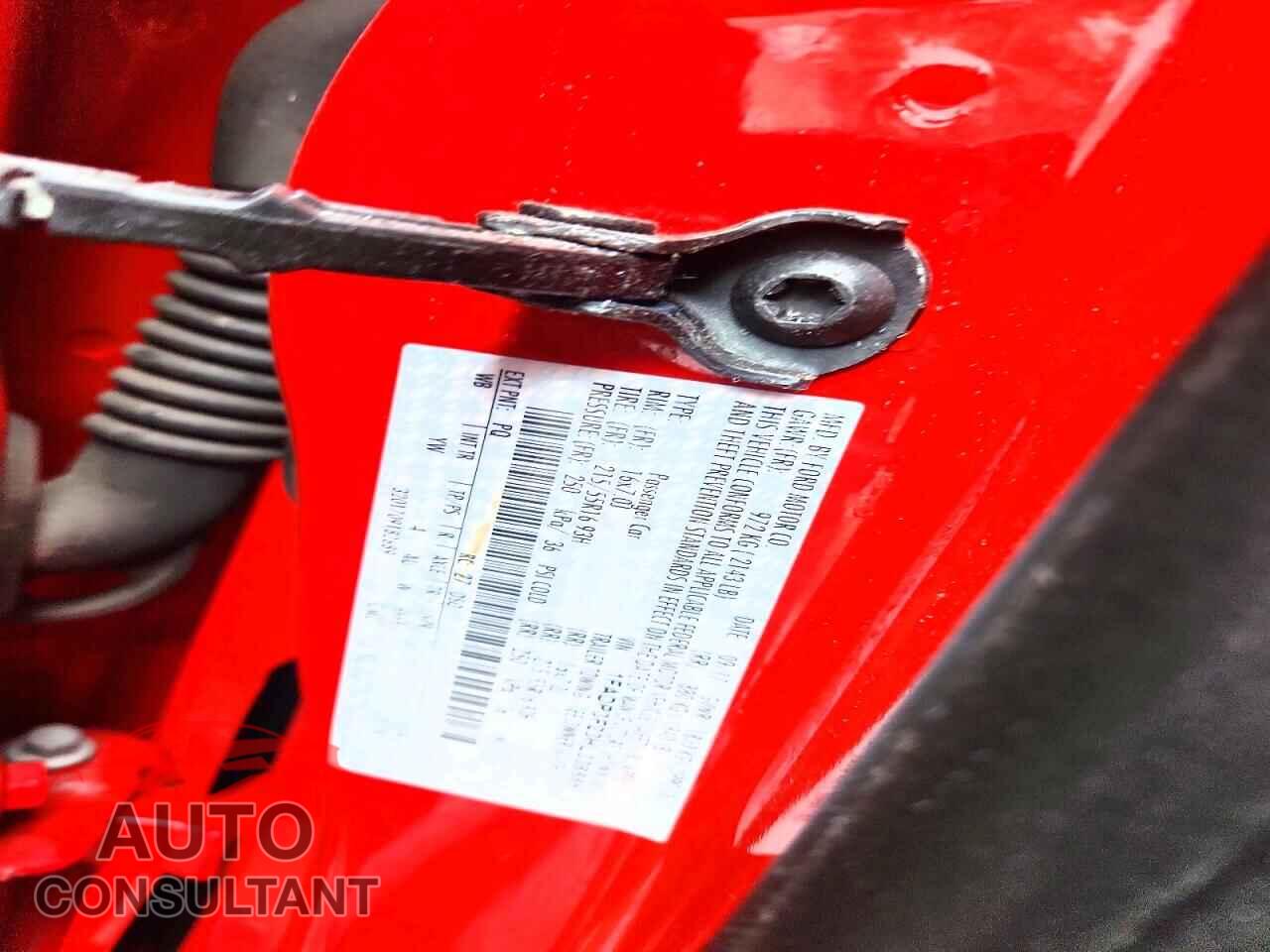 FORD FOCUS 2017 - 1FADP3F23HL338886