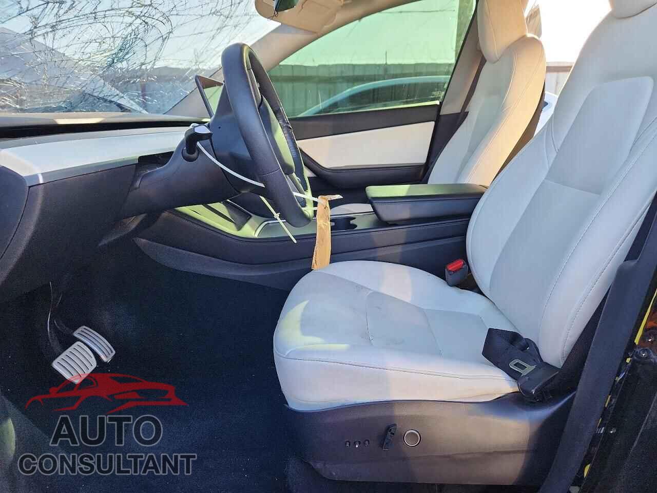 TESLA MODEL Y 2022 - 7SAYGDEFXNF338505