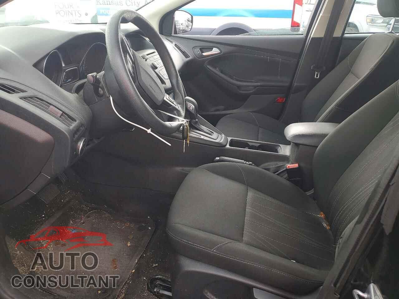 FORD FOCUS 2017 - 1FADP3F23HL342470