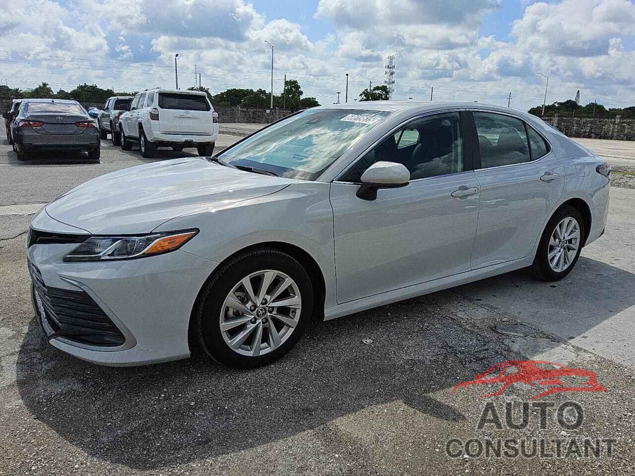 TOYOTA CAMRY 2024 - 4T1C11AK2RU205112